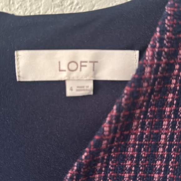 Like new condition!! Adorable Loft dress! must have! - Picture 2 of 3